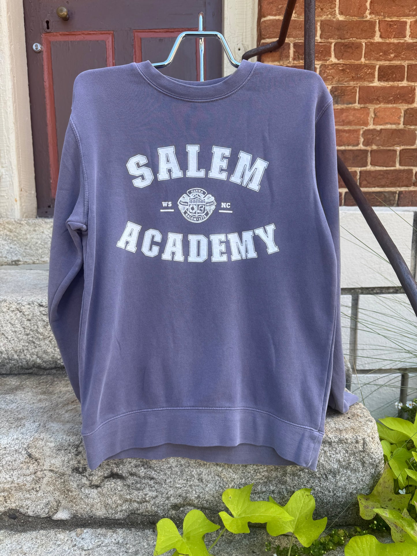 Crewneck-Academy Seal