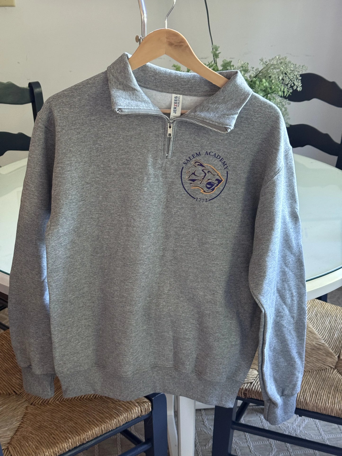Crewneck-Quarter Zip with Large Back Print